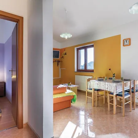 Apartment Stunning In Vodnjan With House Sea View
