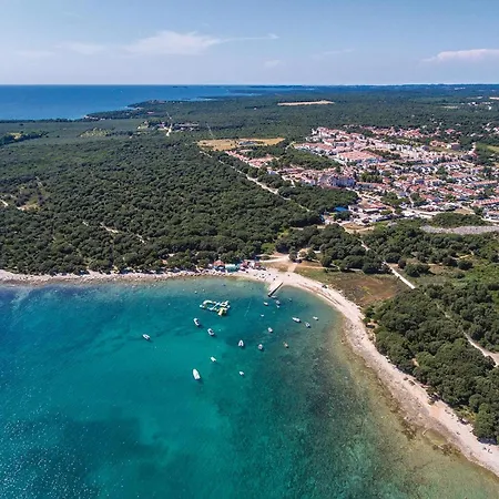 Stunning In Vodnjan With House Sea View Apartment